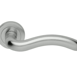 Manital Squiggle Door Handles On Round Rose, Satin Chrome (Sold In Pairs)