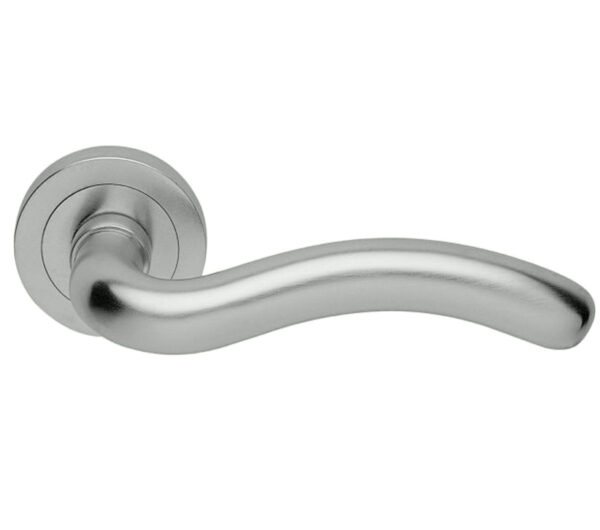 Manital Squiggle Door Handles On Round Rose, Satin Chrome (Sold In Pairs)