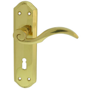 Wentworth Door Handles On Backplate, Polished Brass