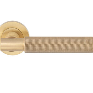 Varese Knurled Door Handles On Round Rose, Satin Brass (Sold In Pairs)