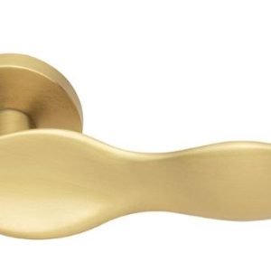 Spoon Lever on Round Rose in Satin Brass