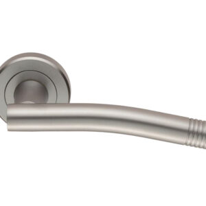 Serozzetta Carolina Door Handles On Round Rose, Satin Chrome (Sold In Pairs)