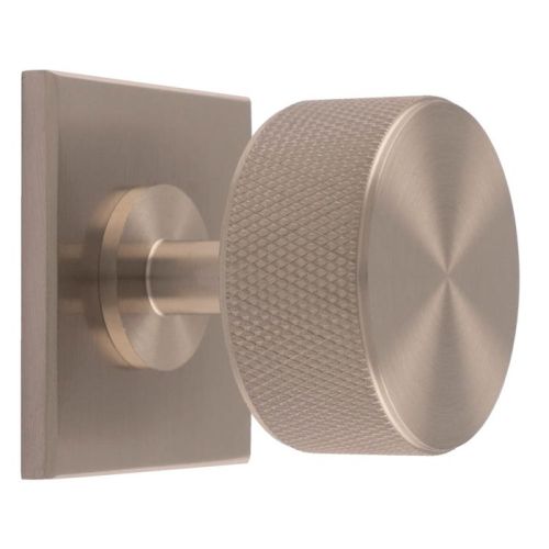 Carlisle Brass BP703SN40SN Knurled Radio Knob on Backplate 40mm Satin Nickel