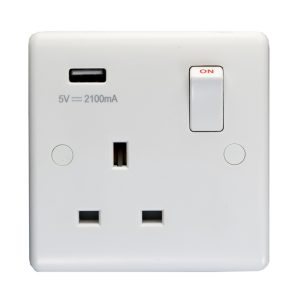 Eurolite Pl4610 Enhance White Plastic 13A 1 Gang Switched Socket With Usb Charger (5V Dc 2.1A)